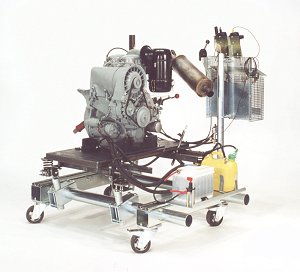 Moteur diesel Deutz 2 cylindres sur Chariot RWB avec quipement spcial pour moteurs  fortes vibrations.